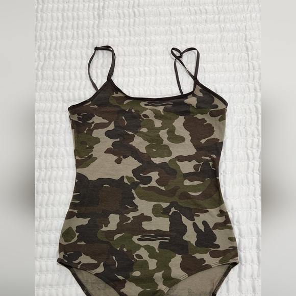 Zenana Outfitters Camo Bodysuit Size S - Picture 1 of 13